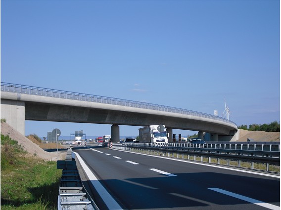 Overfly Brücke A7 / A3 Biebelried